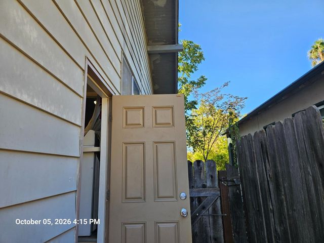4908 9th Ave, Sacramento, CA 95820