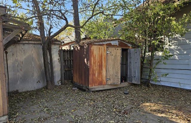 4908 9th Ave, Sacramento, CA 95820