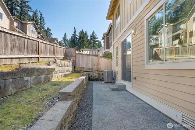 20042 94th Avenue NE, Bothell, WA 98011