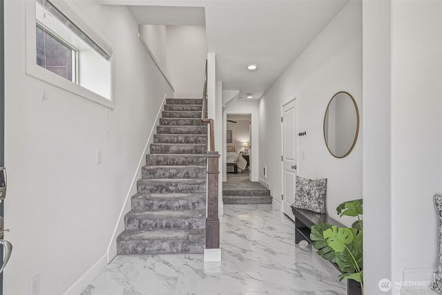 20042 94th Avenue NE, Bothell, WA 98011