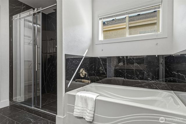 20042 94th Avenue NE, Bothell, WA 98011