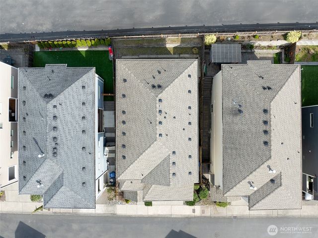 20042 94th Avenue NE, Bothell, WA 98011