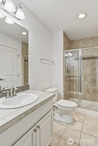 20042 94th Avenue NE, Bothell, WA 98011