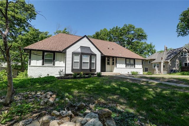 9824 Lydia Avenue, Kansas City, MO 64131