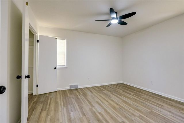9824 Lydia Avenue, Kansas City, MO 64131