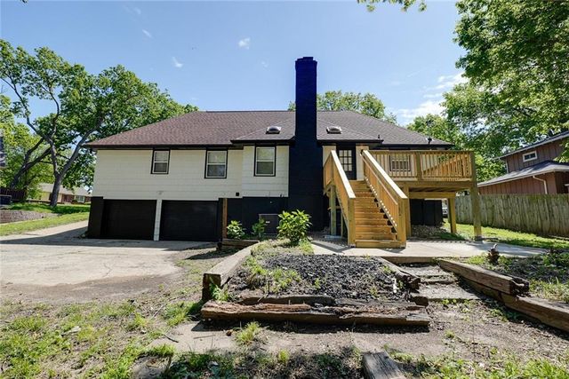 9824 Lydia Avenue, Kansas City, MO 64131