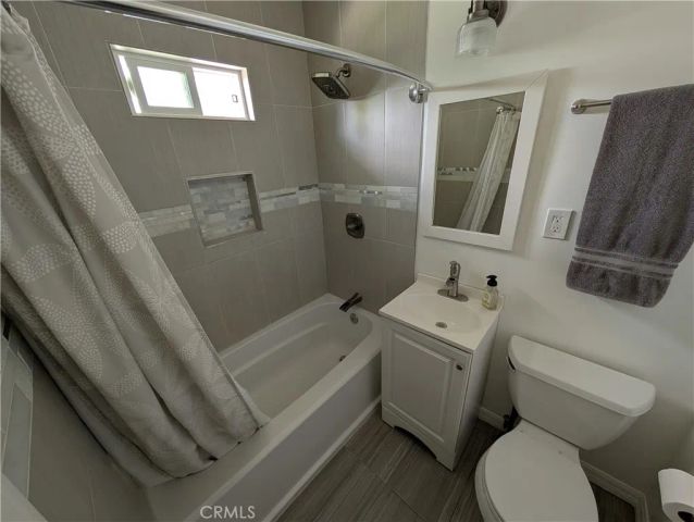 23130 Victory, Woodland Hills, CA 91367