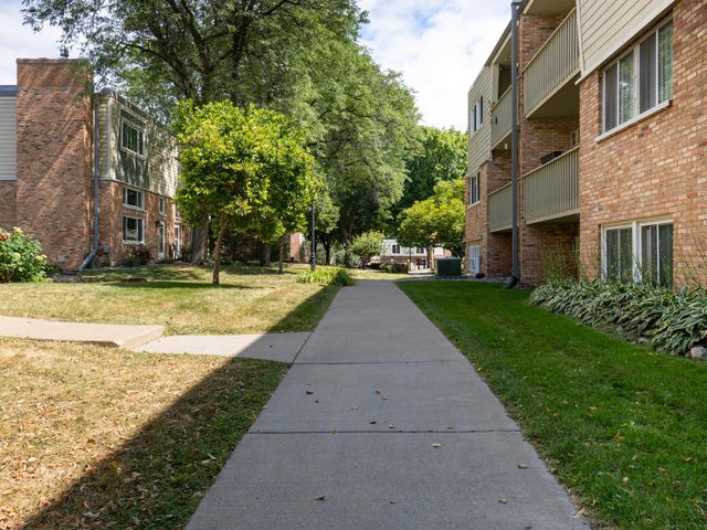 7339 W Franklin Avenue, Saint Louis Park, MN 55426
