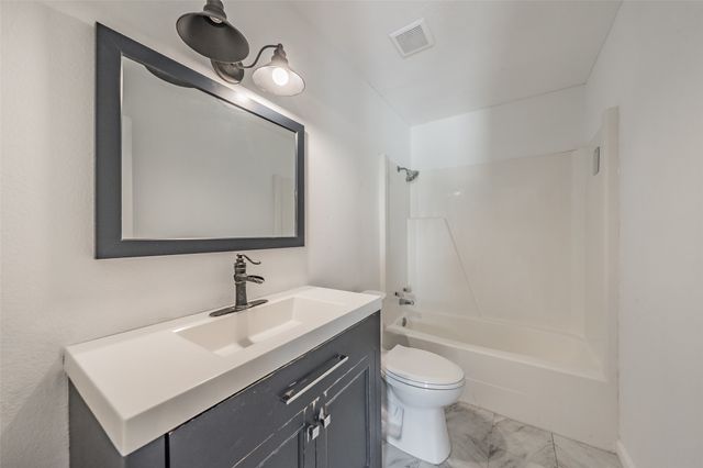 5602 Sayle Street, Greenville, TX 75402