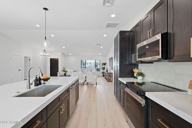 6529 S MARILYN ANN Drive, Tempe, AZ 85283