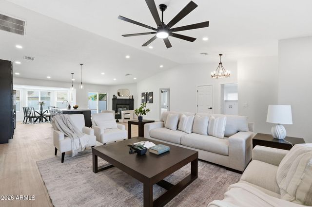 6529 S MARILYN ANN Drive, Tempe, AZ 85283