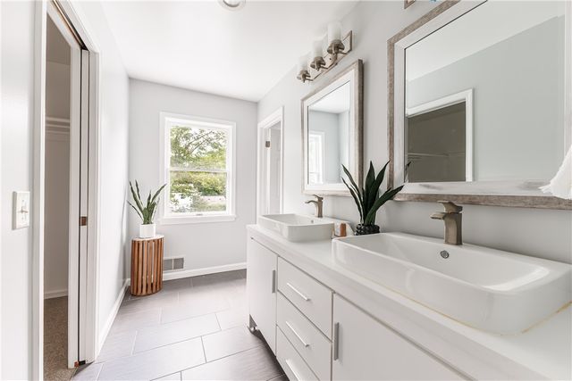 36 Pebble Creek Lane, Pittsford, NY 14534