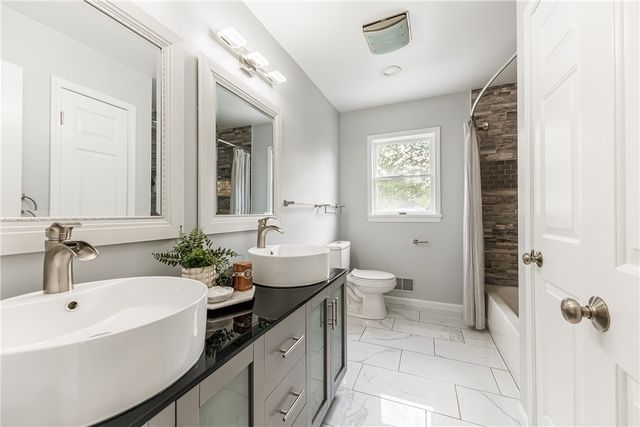 36 Pebble Creek Lane, Pittsford, NY 14534