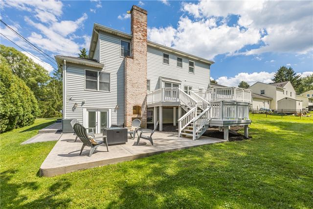 36 Pebble Creek Lane, Pittsford, NY 14534
