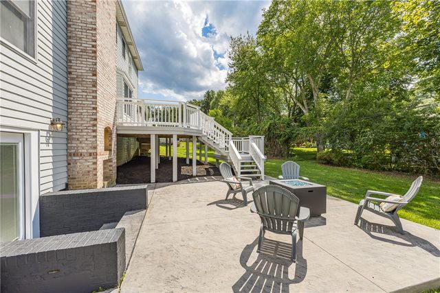 36 Pebble Creek Lane, Pittsford, NY 14534