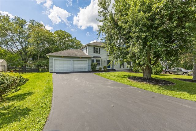 36 Pebble Creek Lane, Pittsford, NY 14534