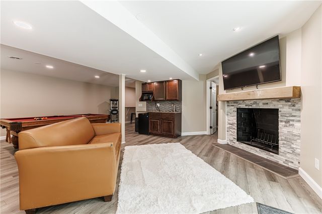 36 Pebble Creek Lane, Pittsford, NY 14534