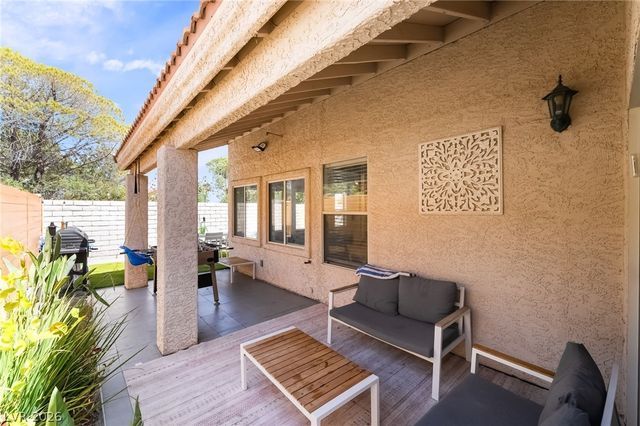 3312 Pond Run Circle, Las Vegas, NV 89117