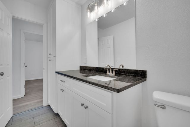 616 Sabine Avenue, Cleburne, TX 76031