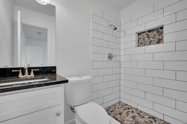 616 Sabine Avenue, Cleburne, TX 76031