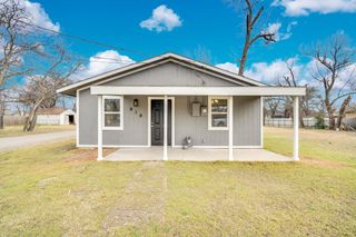 616 Sabine Avenue, Cleburne, TX 76031