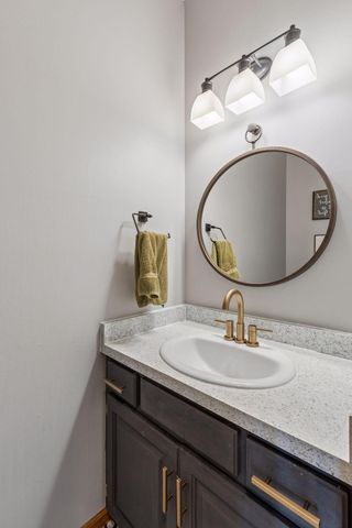 1515 Broken Oak Court, Lino Lakes, MN 55038