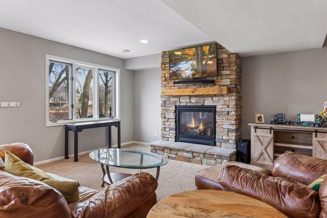 1515 Broken Oak Court, Lino Lakes, MN 55038