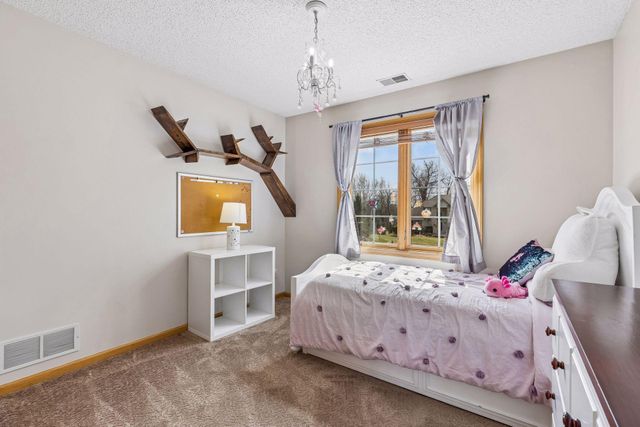 1515 Broken Oak Court, Lino Lakes, MN 55038