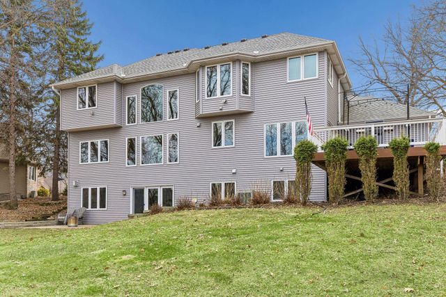 1515 Broken Oak Court, Lino Lakes, MN 55038