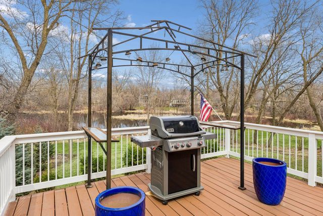 1515 Broken Oak Court, Lino Lakes, MN 55038