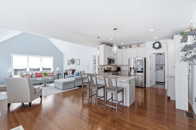 101 White Clover Trl, Plymouth, MA 02360