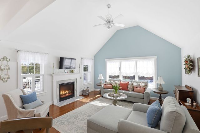 101 White Clover Trl, Plymouth, MA 02360