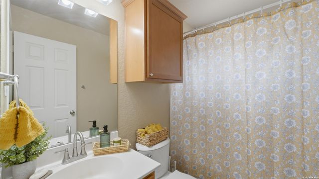 263 Limestone creek, New Braunfels, TX 78130