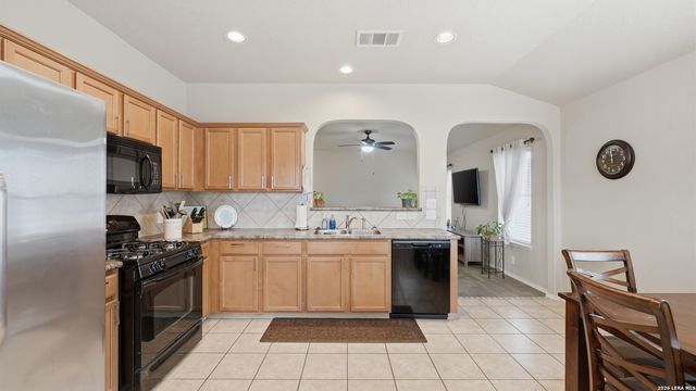 263 Limestone creek, New Braunfels, TX 78130