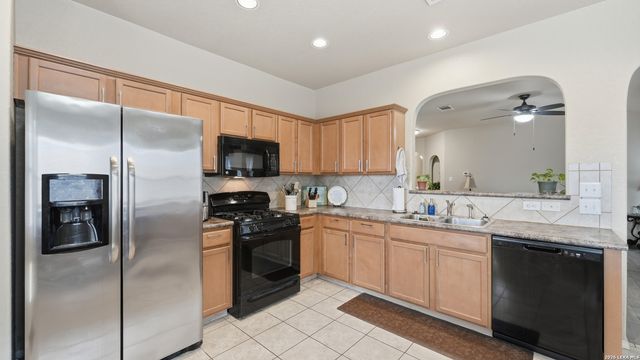 263 Limestone creek, New Braunfels, TX 78130