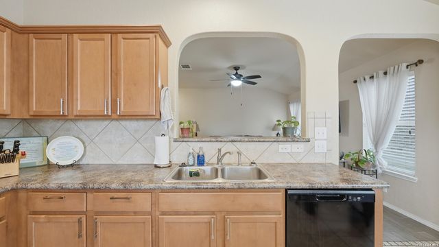 263 Limestone creek, New Braunfels, TX 78130