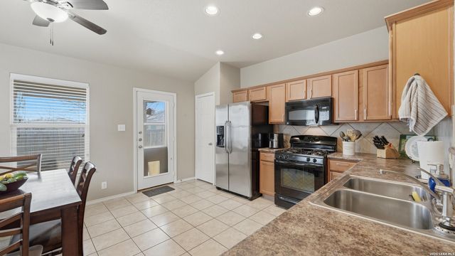 263 Limestone creek, New Braunfels, TX 78130