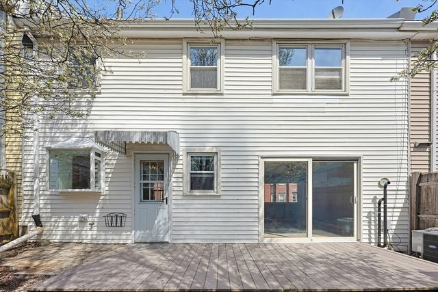 453 E 5th St, Boston, MA 02127