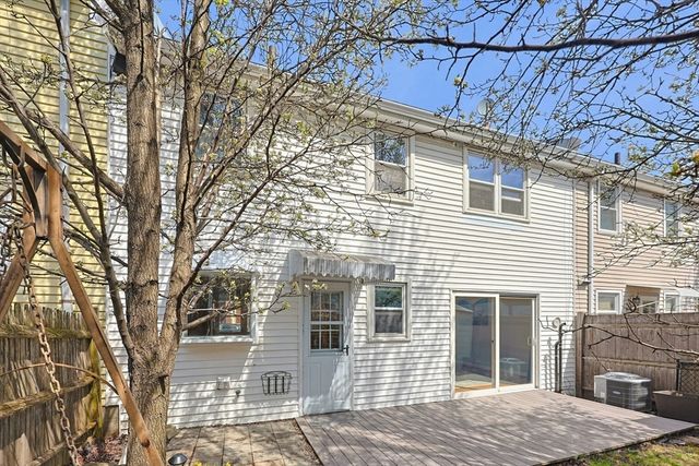 453 E 5th St, Boston, MA 02127