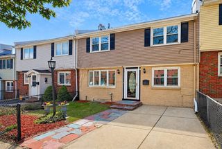 453 E 5th St, Boston, MA 02127