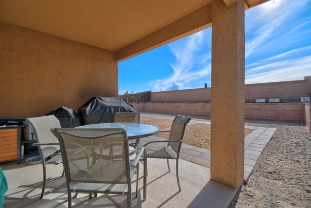 76 Avenida Jardin, Los Lunas, NM 87031