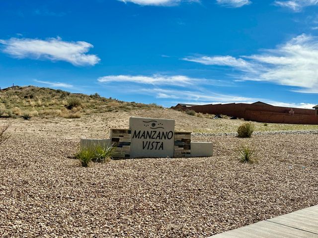 76 Avenida Jardin, Los Lunas, NM 87031