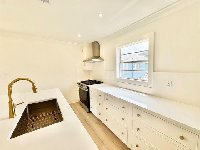 1312 35th Street, Galveston, TX 77550