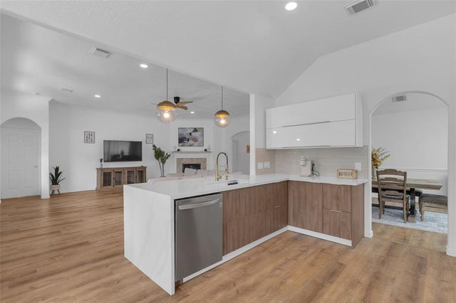 18327 Marlin Waters Drive, Humble, TX 77346