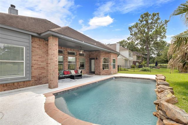 18327 Marlin Waters Drive, Humble, TX 77346