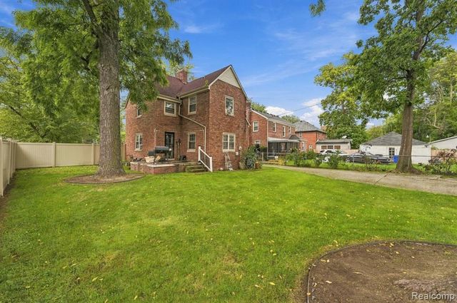 14200 Woodmont Avenue, Detroit, MI 48227