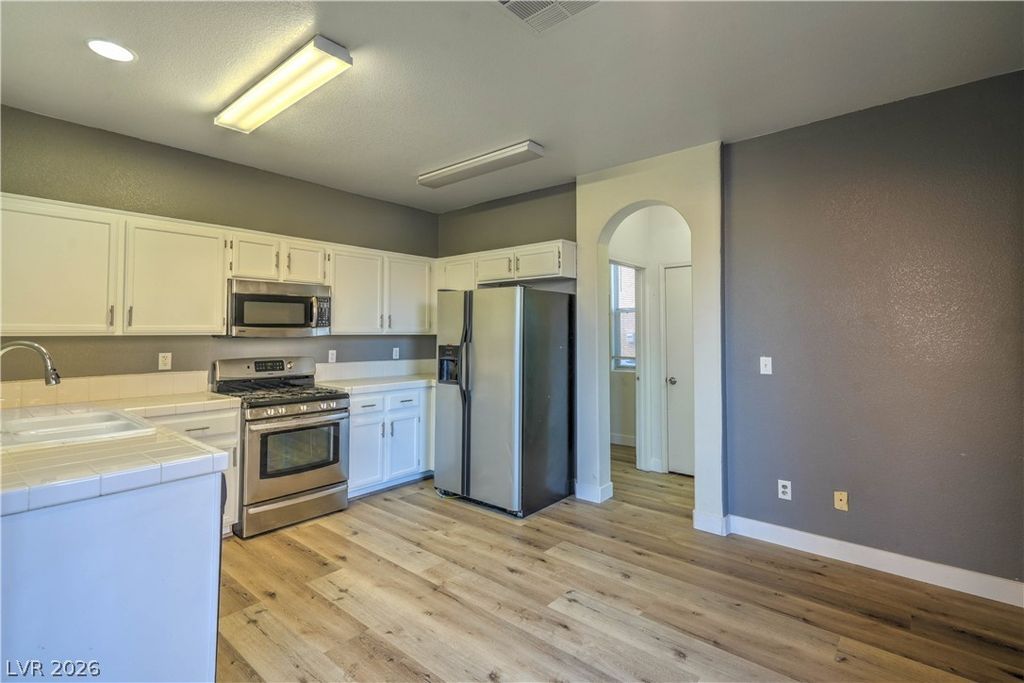 Image 10 of property listing at 2704 Wooly Rose Avenue, Las Vegas, NV 89106