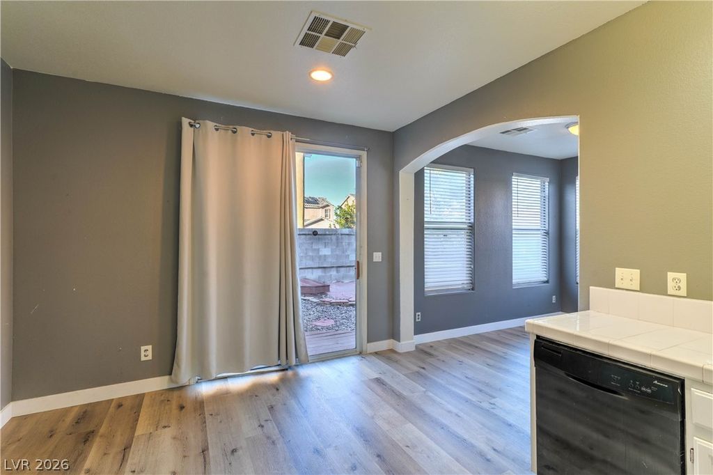 Image 6 of property listing at 2704 Wooly Rose Avenue, Las Vegas, NV 89106