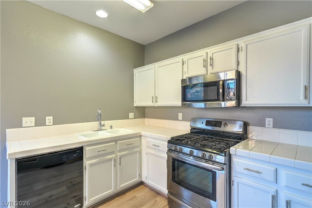 Image 7 of property listing at 2704 Wooly Rose Avenue, Las Vegas, NV 89106