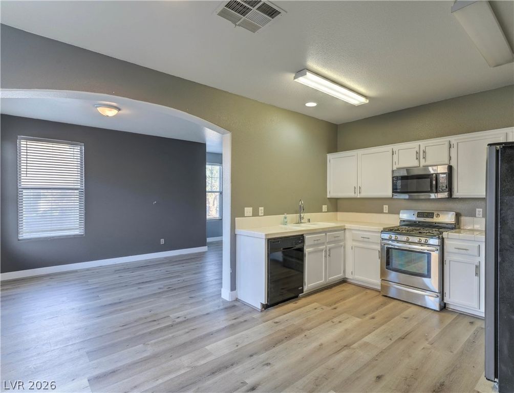 Image 9 of property listing at 2704 Wooly Rose Avenue, Las Vegas, NV 89106
